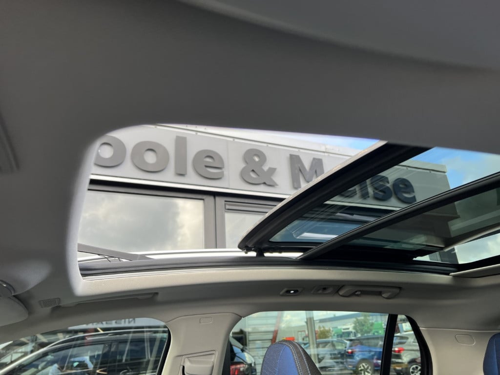 Lynk & Co 01 1.5 261pk phev , black edition , zwarte velgen , panodak , 360