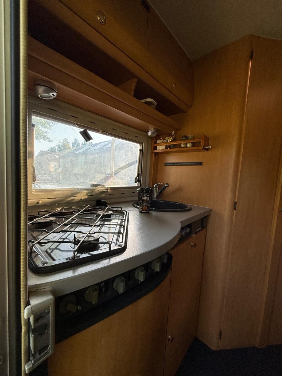 Camper