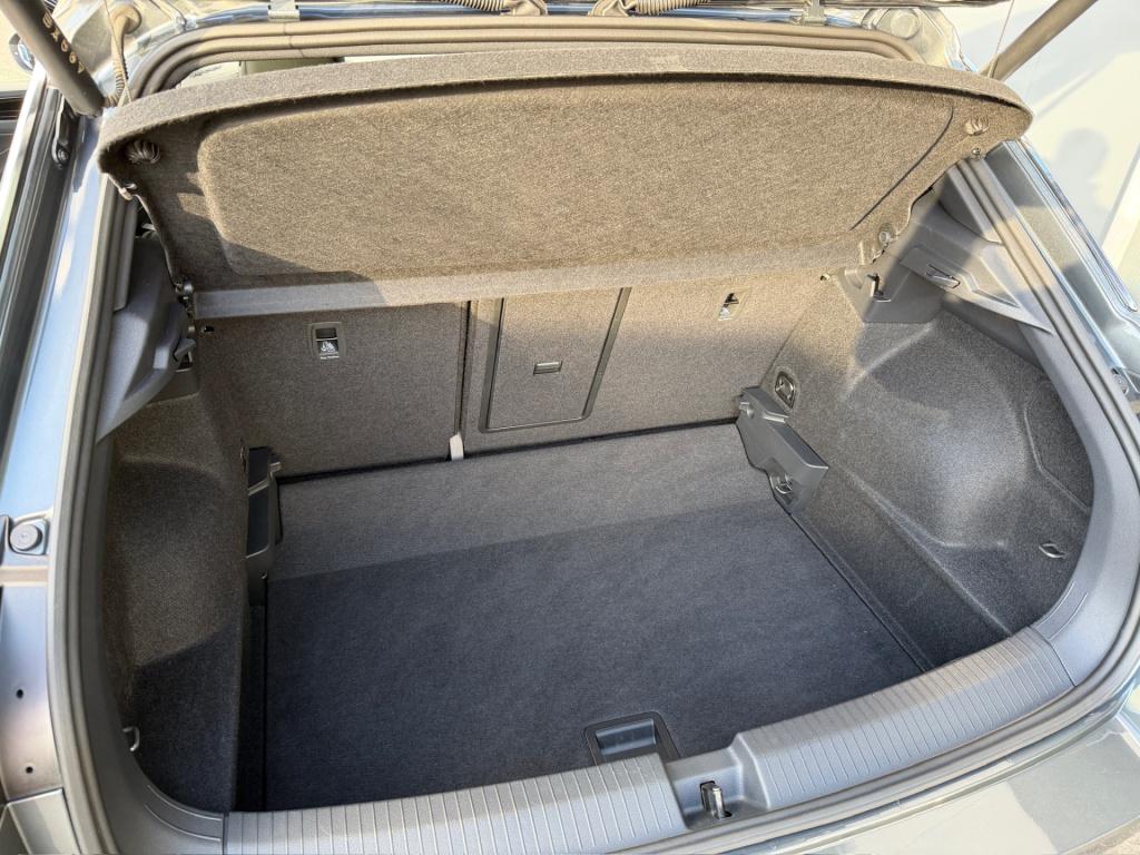 Volkswagen T-roc 1.5 tsi 150pk dsg r-line | camera | keyless | elek. achter