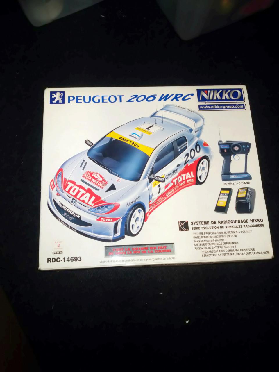 Radiografische auto Peugeot nikko