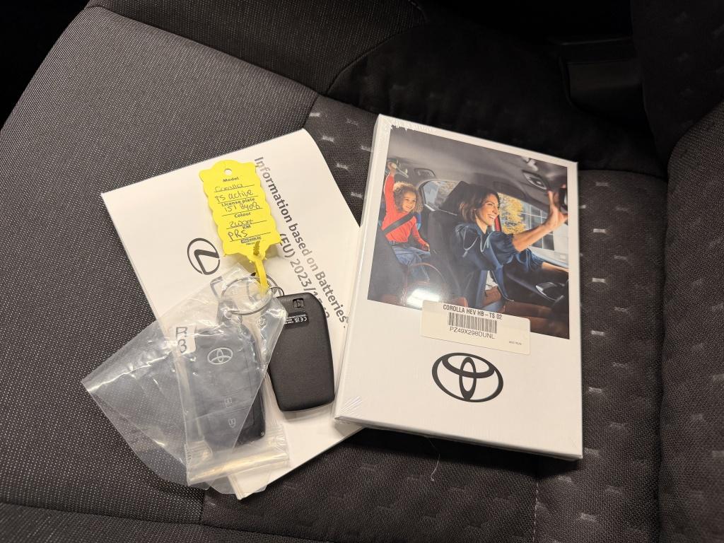 Toyota Corolla Touring Sports 140 hybrid active aktie model !!!