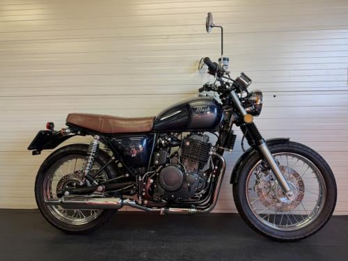 Leuke en jonge Mash Six Hundred 650 slechts 800km oud!