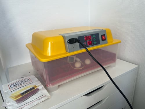 Volautomatische broedmachine 24 eieren