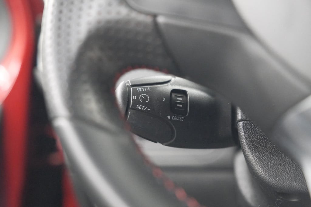 Peugeot 208 puretech 110 gt-line | apple carplay | parkeersensoren | climat