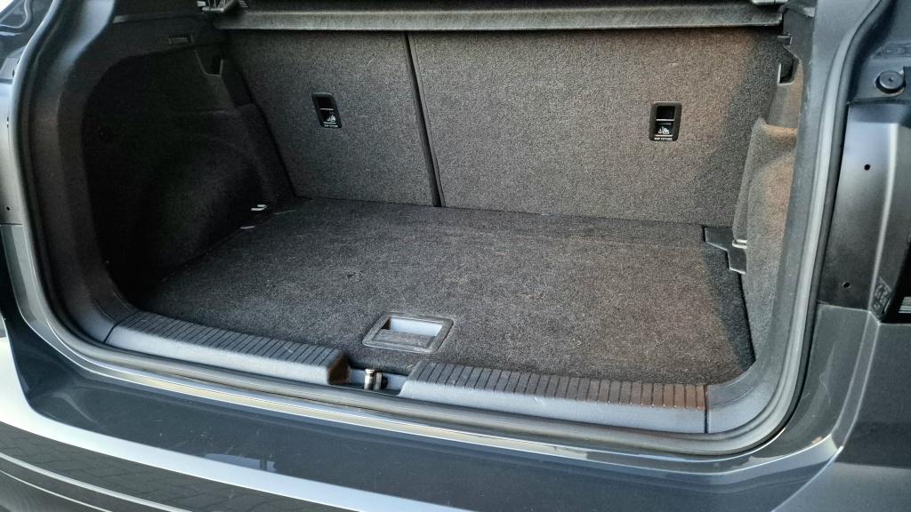 Volkswagen T-cross 1.0 tsi life | blind spot | acc | airco | lm-velgen