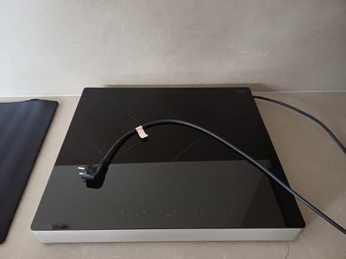 **GERESERVEERD**  Inductie kookplaat en Koelkast (samen of los te koop)