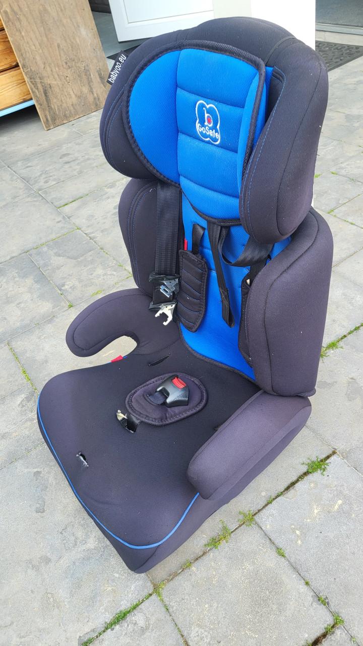 Kinderstoel voor in de auto
