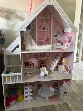 Houten poppenhuis