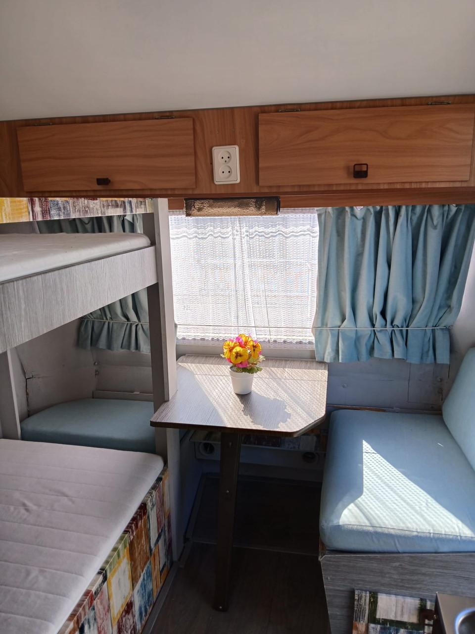 Vintage caravan Avento 395 T Luxe met stapelbed en voortent