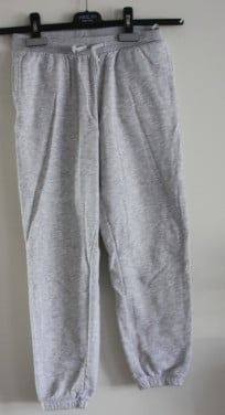 Lichtgrijze joggings broek maat 140