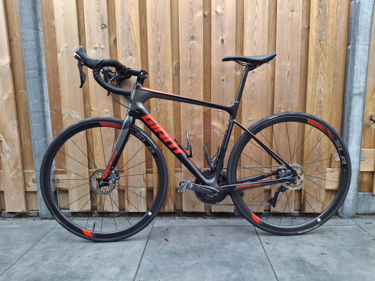 Te koop: Giant Defy Advanced, Maat M