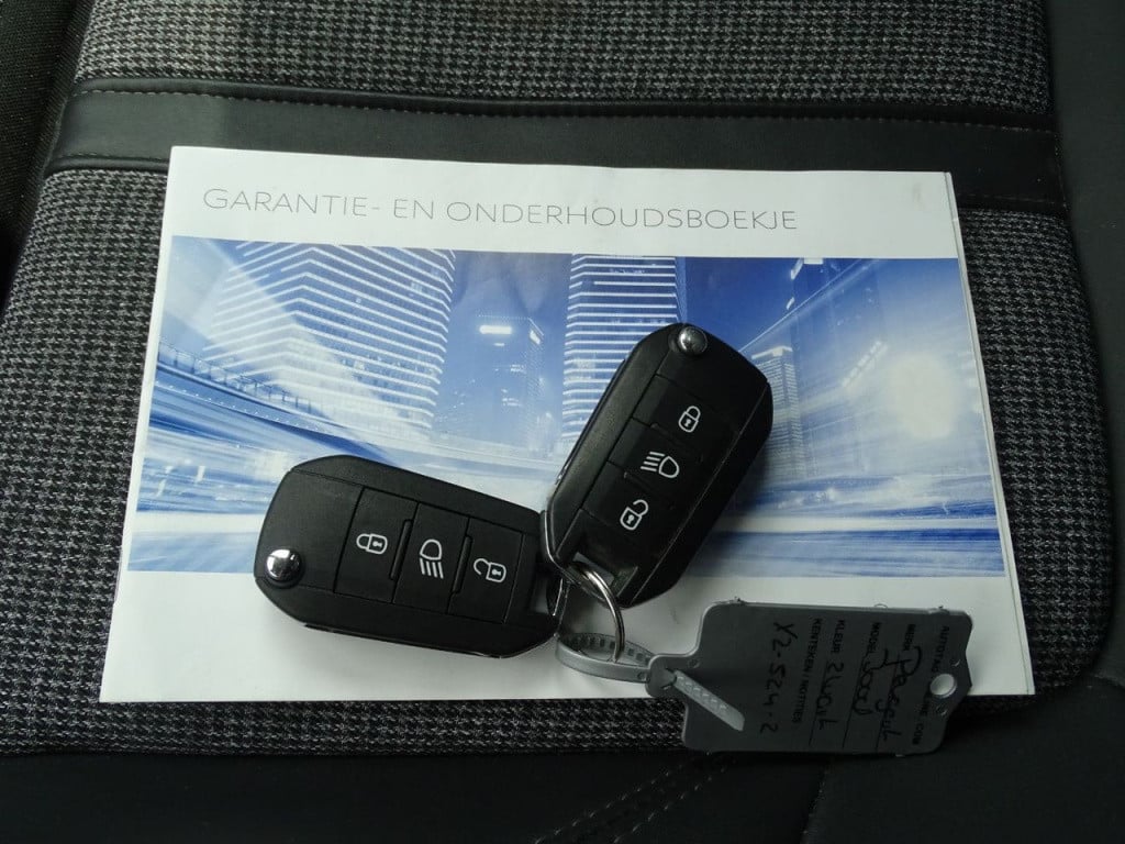 Peugeot 3008 1.2 puretech allure