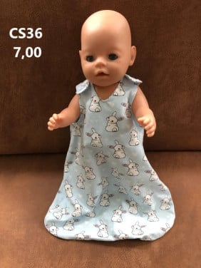 Leuke poppenkleertjes baby born. Slaapzak. Opbrengst KiKa.