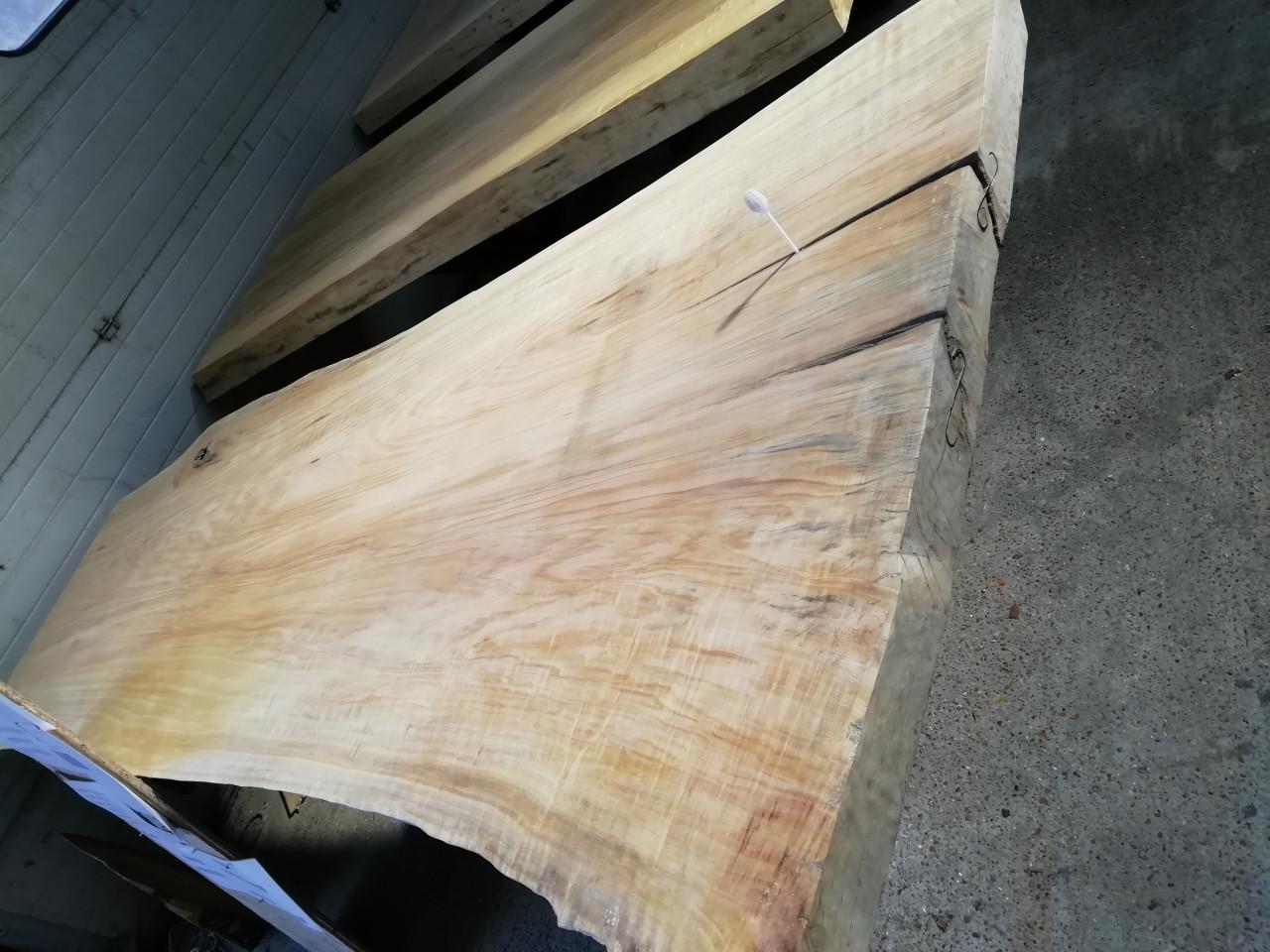 Boomstamtafels, tafelbladen planken