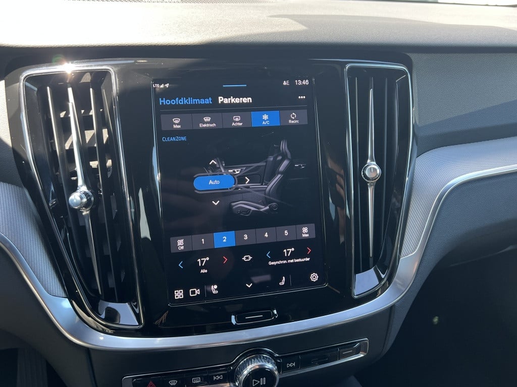 Volvo V60 t6 398pk recharge plus dark| adap.cruise| 360camera| trekaak