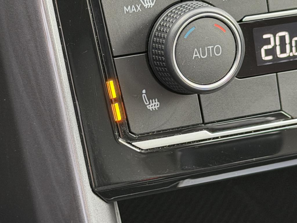 Volkswagen T-cross 1.0 tsi 115pk style | led | 4-season | climate | adap. c