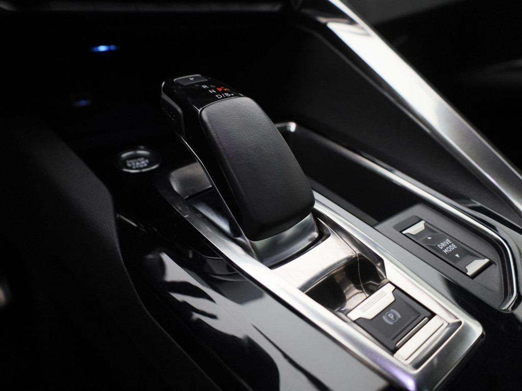 Peugeot 3008 1.6 hybrid 225 blue lease gt | panoramadak | leder | trekhaak 