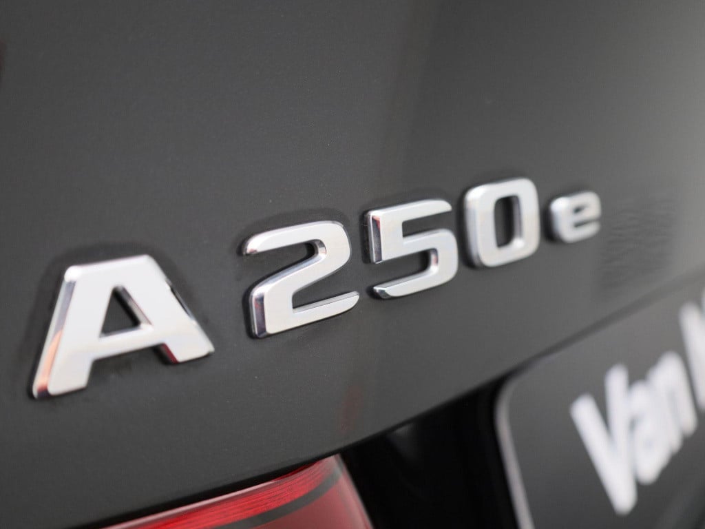 Mercedes-Benz A-Klasse 250 e business line | automaat | lmv | half leder | 