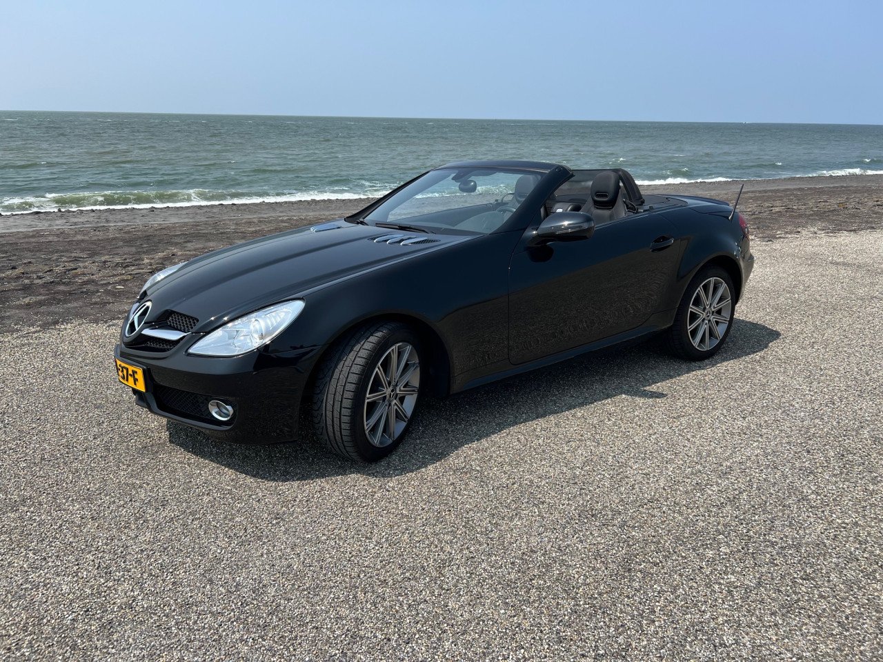Unieke Mercedes SLK 2.0L uit 2009 met slechts 64.000 km, aantoonbaar!!