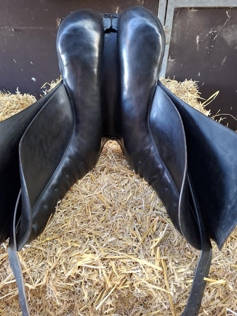 Kieffer dressuurzadel Wien DL proffesional