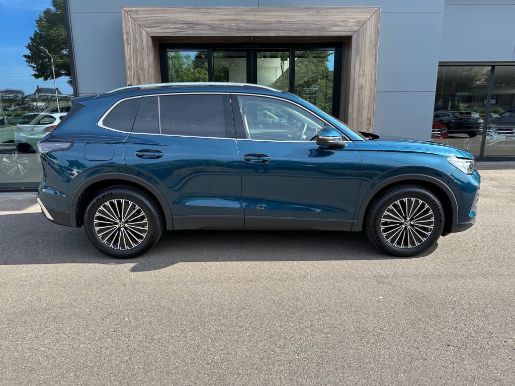Volkswagen Tiguan 1.5 etsi 150pk dsg elegance | 360 camera | trekhaak | dod