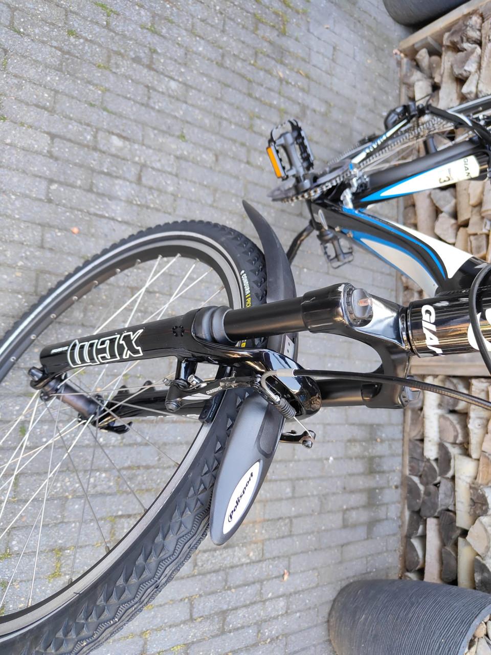 Giant Revel 26 inch mountainbike framemaat S 40 cm deore