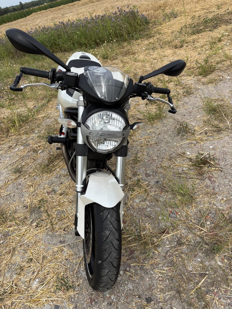 Nette Ducati Monster 696+ uit 2008