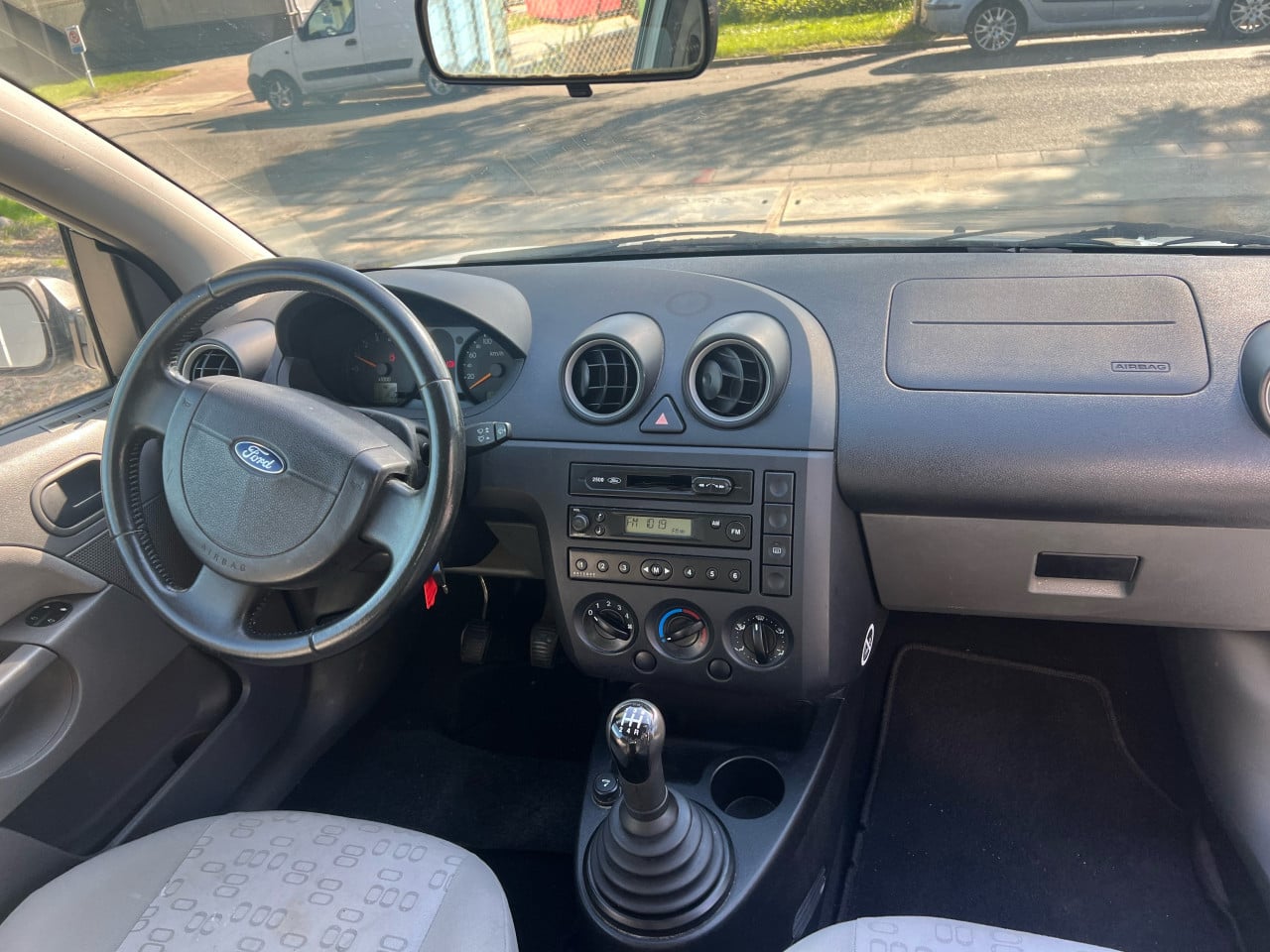 Ford Fiesta 1.25-16V  Inruil Koopje €750