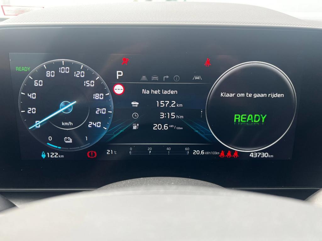 Kia Niro Ev executiveline 64.8 kwh full option, trekhaak afn. pearl white