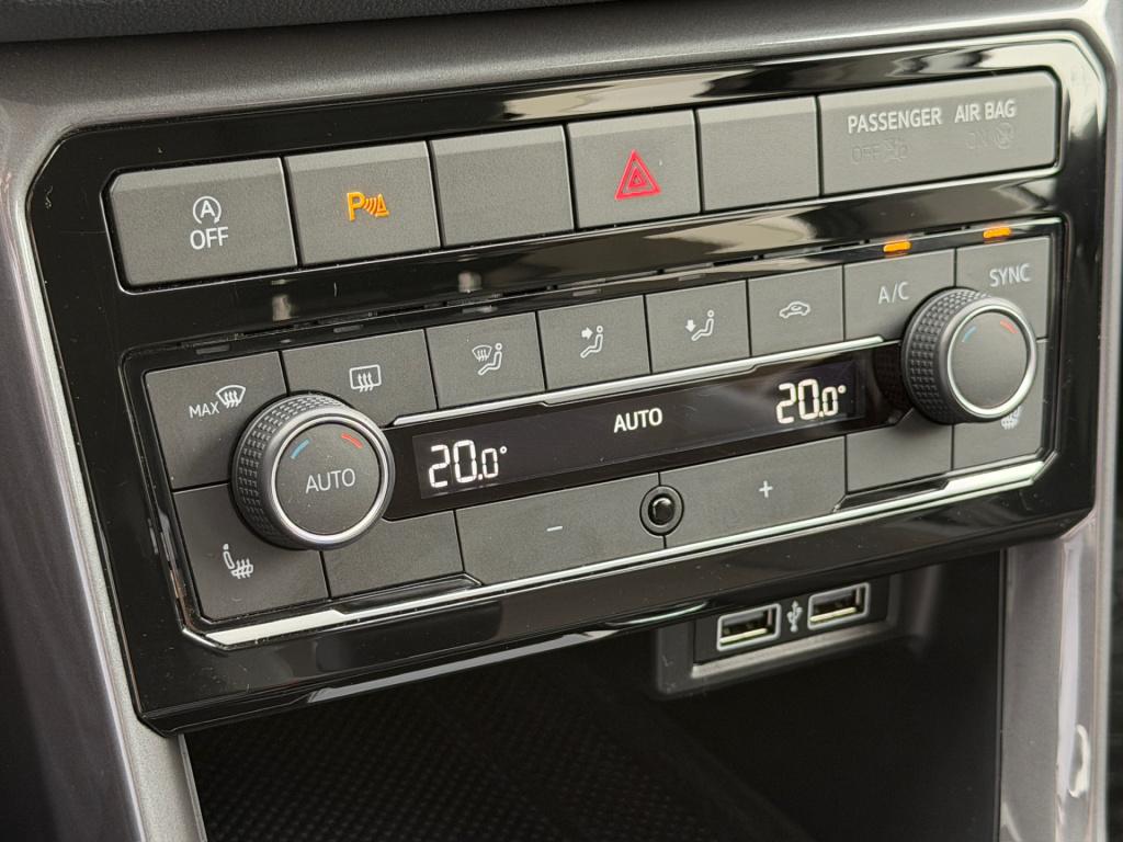Volkswagen T-cross 1.0 tsi 115pk style | led | 4-season | climate | adap. c