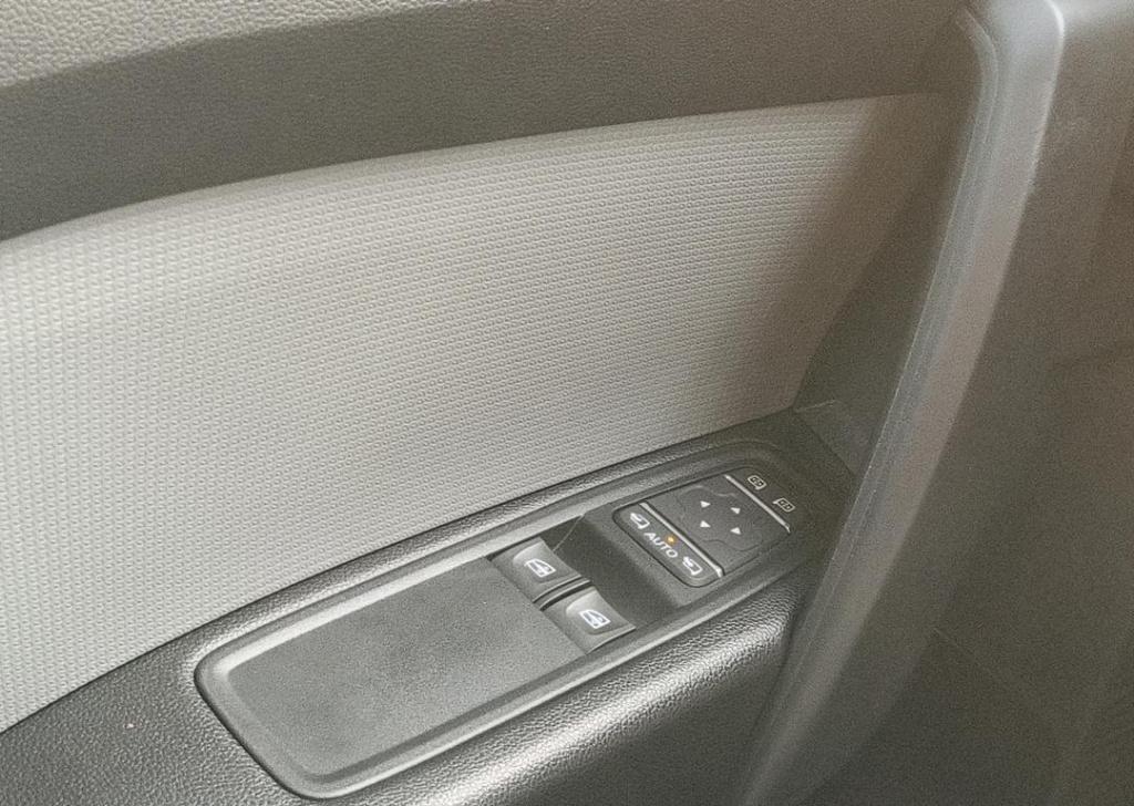 Renault Kangoo e-tech extra l2 44 kwh - demo /vierseizoensbanden, houten la