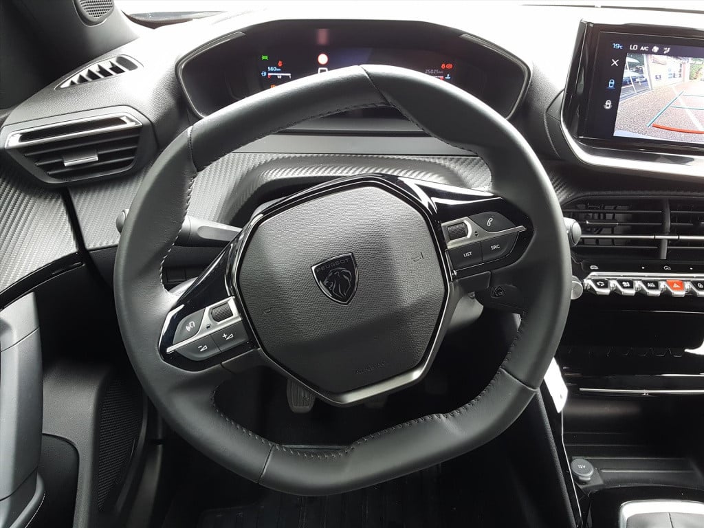 Peugeot 2008 1.2 puretech 100pk allure | navigatie | bluetooth | applecarpl