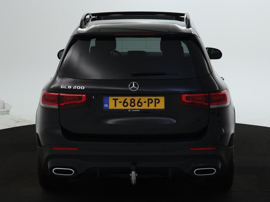 Mercedes-Benz Glb 200 amg line | panoramadak | trekhaak | cruise control | 