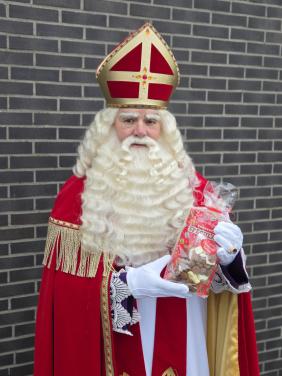 Boek nu een bezoek van sint en zijn pieten