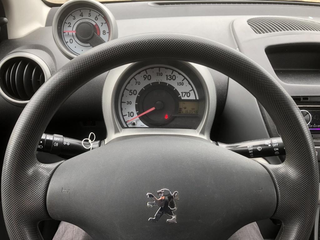 Peugeot 107 1.0-12v millesim 200