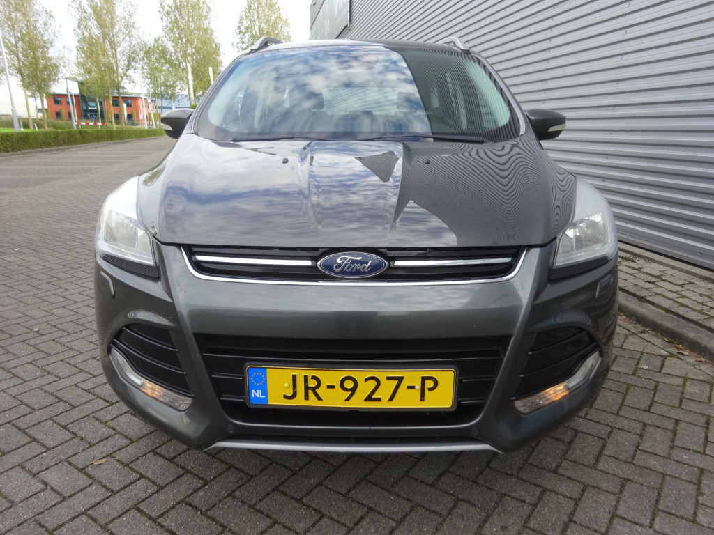 Ford Kuga 1.5 titanium navigatie / trekhaak / camera / cruise / pdc