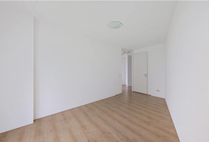 Een luxueus instap klaar appartement op de 2e woonlaag met een groot balkon