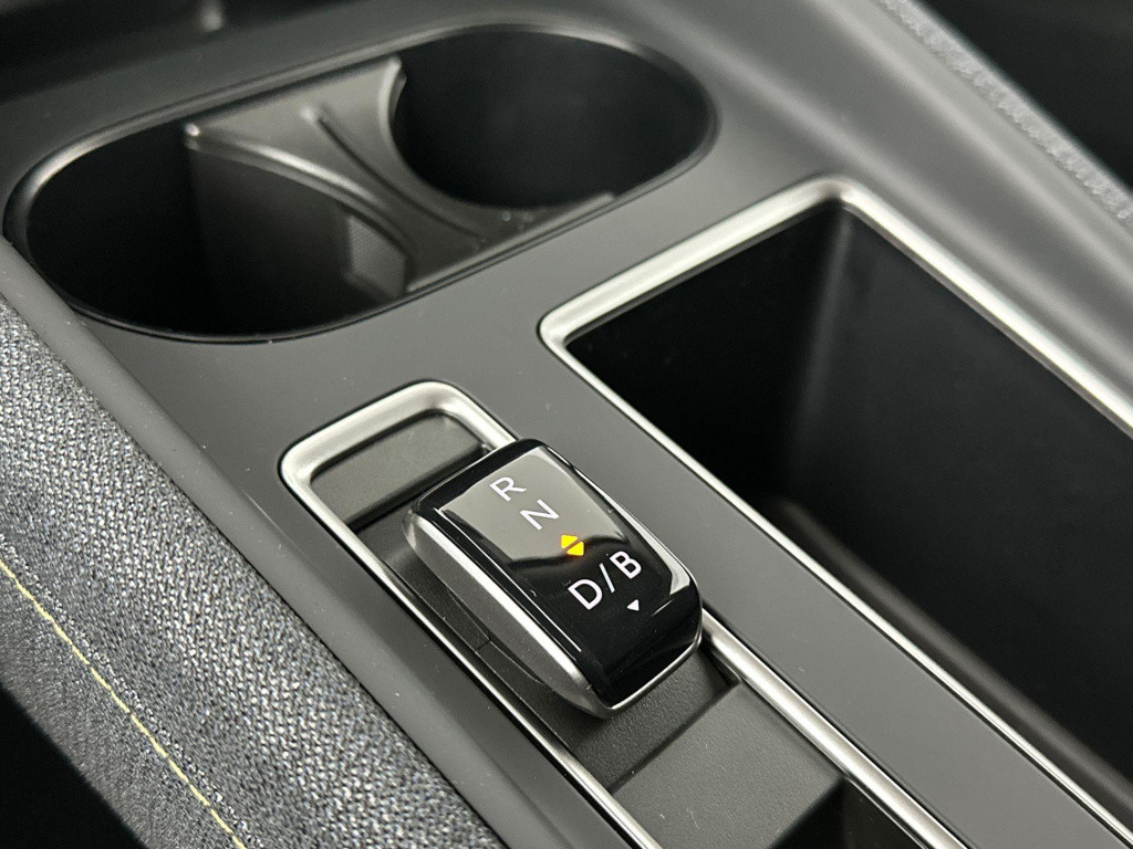 Skoda Elroq business edition tour elektromotor 210 kw / 286 pk