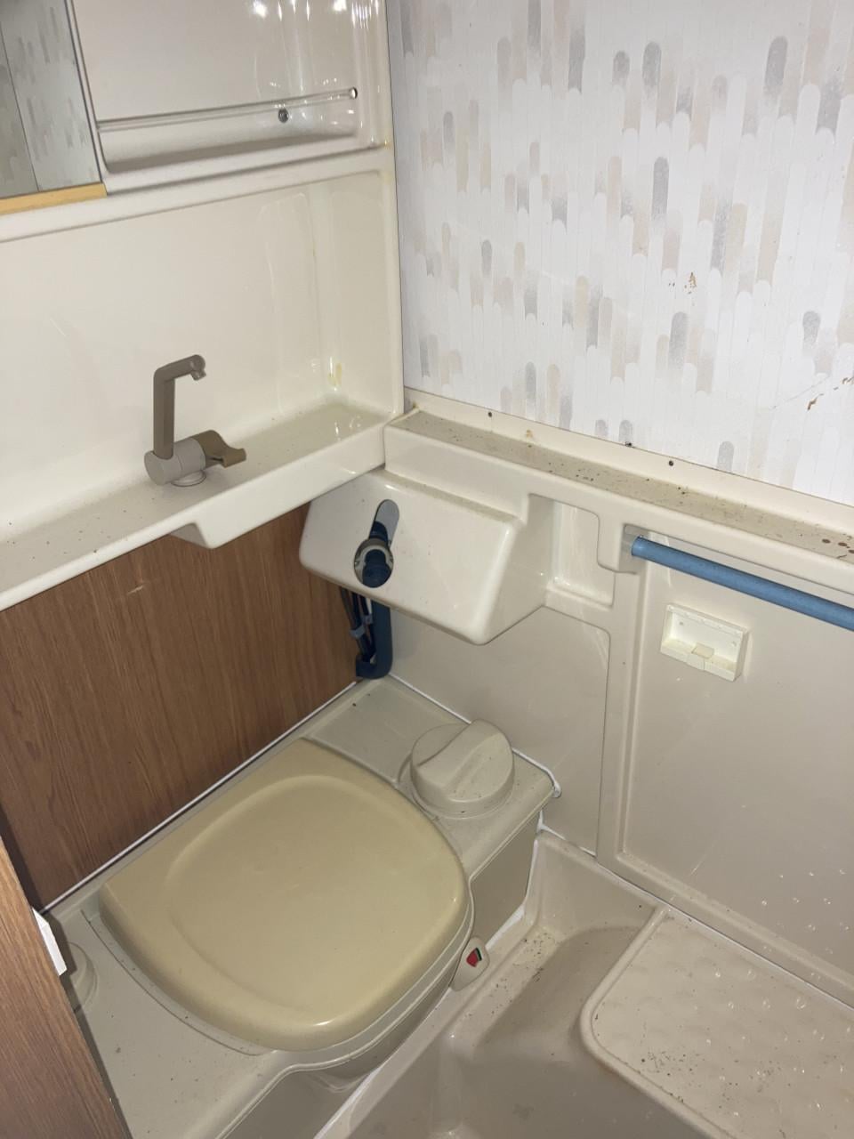 Caravan Dethleffs Nomad 5p met kenteken, sani en voortent