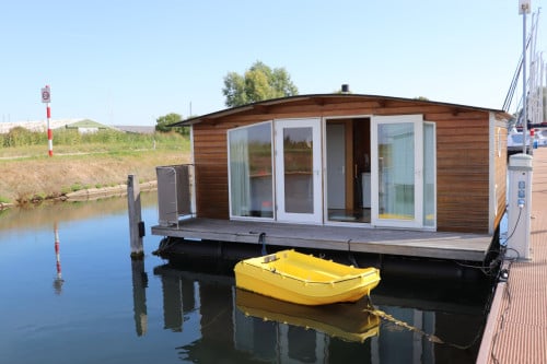 WATERHUISJE/LODGE