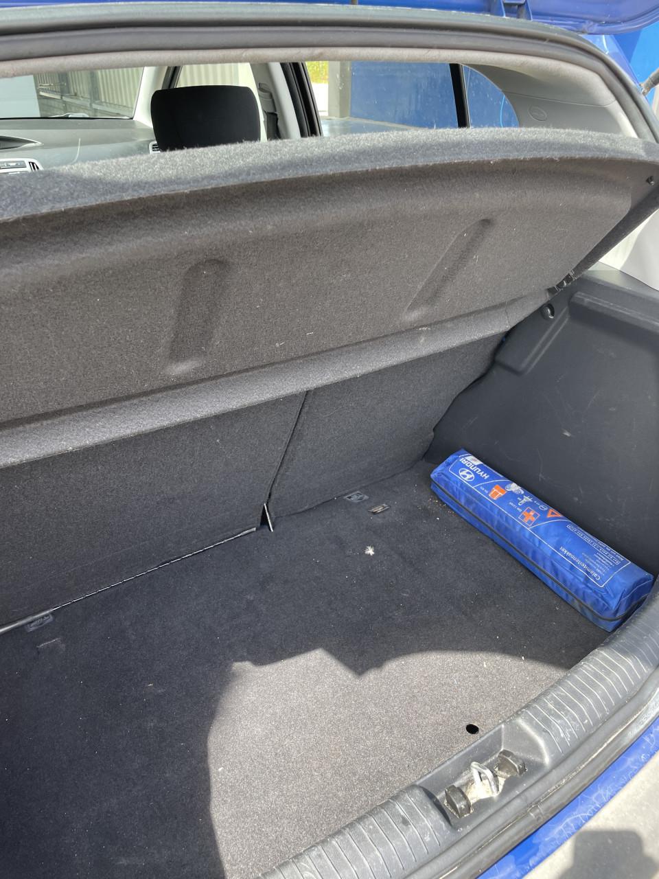 Hyundai i20 1.2| 5-DRS 2012 Blauw - DEFECTE KOPPAKKING