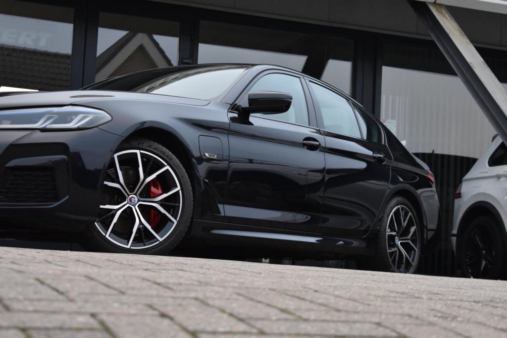 BMW 5 Serie 530e m-sport pro | laserlight | harman kardon | 360 camera | tr