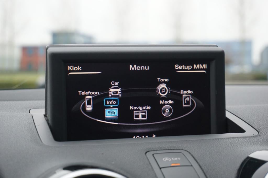 Audi A1 1.4 tfsi ambition pro line business airco / navi / cruise / elektr.