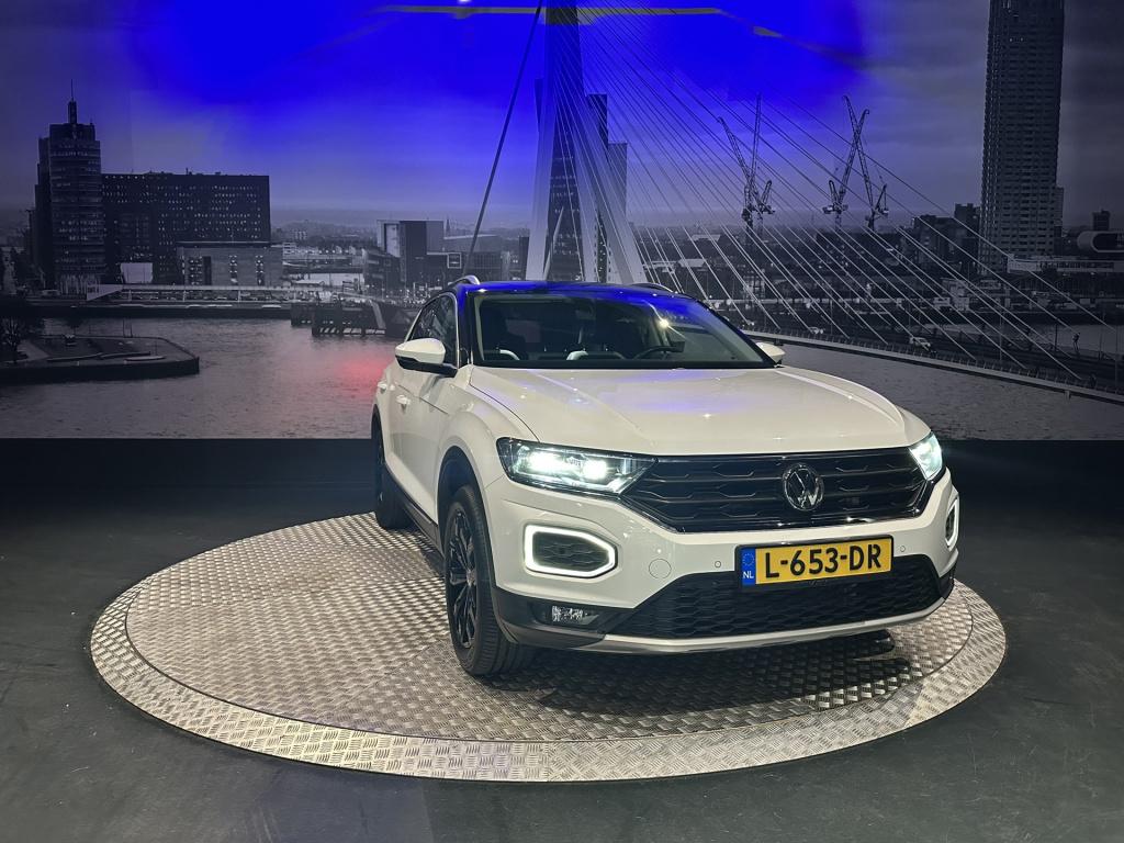 Volkswagen T-roc 1.5 tsi sport *camera*vitrual*winterpack*trekhaak*keyless*