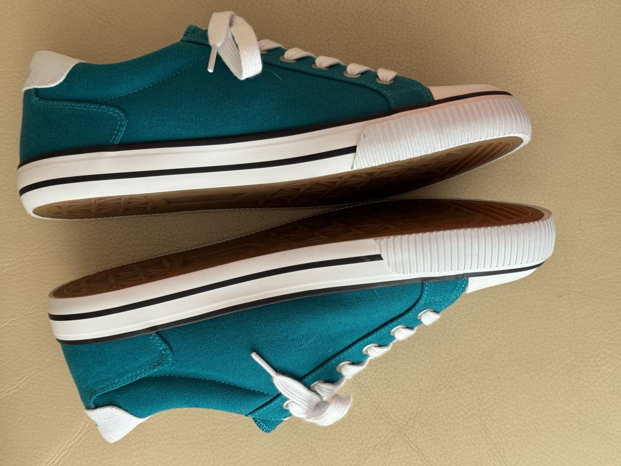 Nieuwe sneakers van Mistral in maat 42