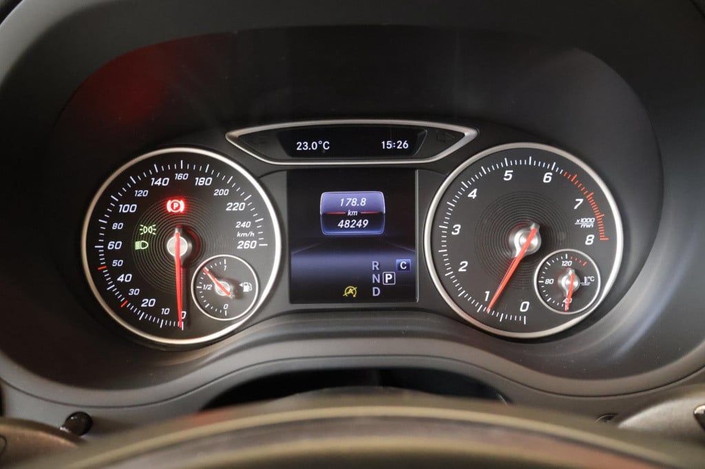 Mercedes-Benz B-Klasse 180 ambition nl auto,camera, wegdraaibare trekhaak, 
