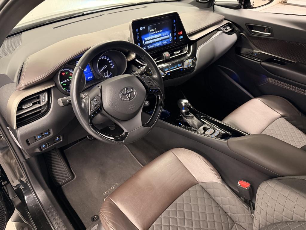 Toyota C-hr 1.8 hybrid executive