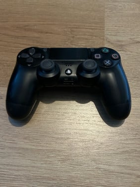 Playstation 4 Dualshock controllers te koop.