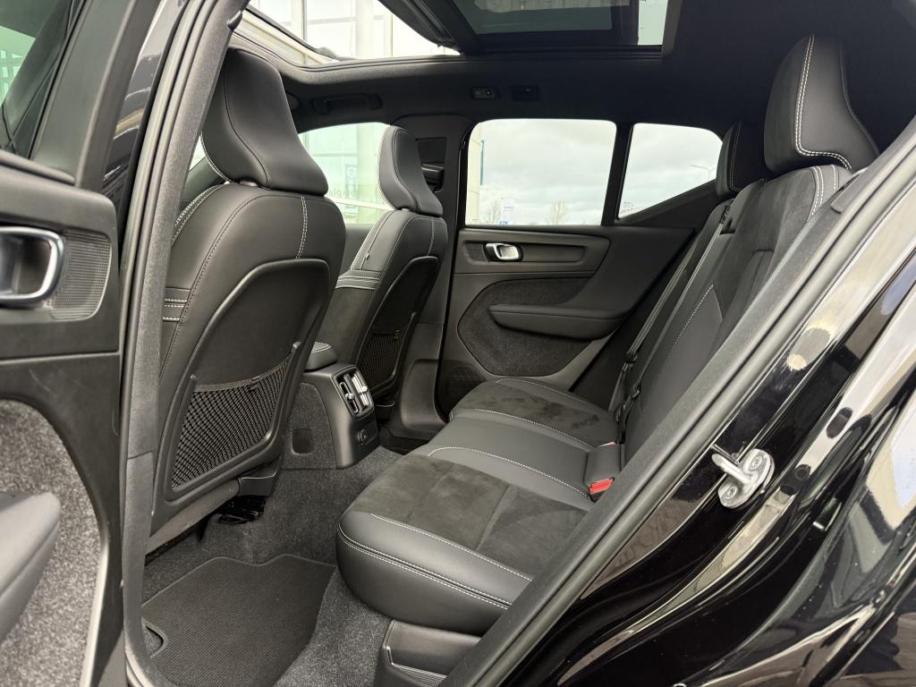 Volvo XC40 t5 262pk recharge ultra dark| full options !
