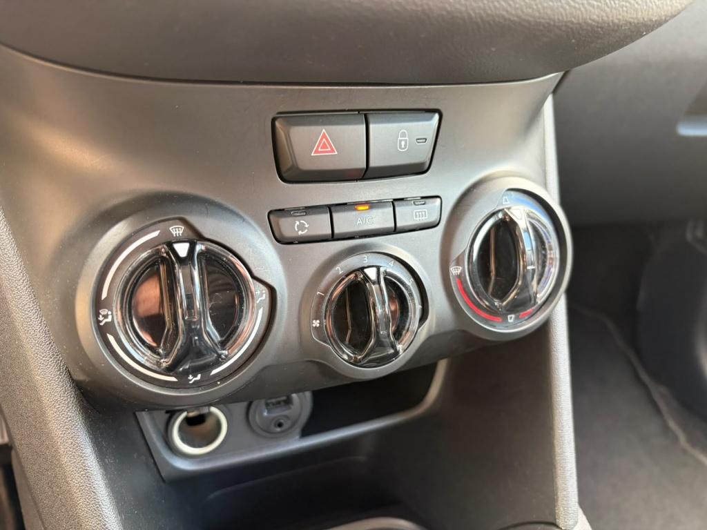 Peugeot 208 1.2 puret. blue lion